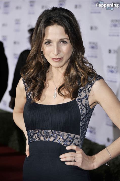 Marin Hinkle Sexy (15 Photos)